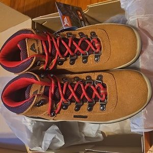 Brand new in box! Womens hiker boots size 7.5